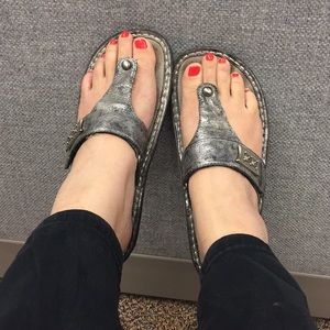 Algeria sandals metallic gray size 8